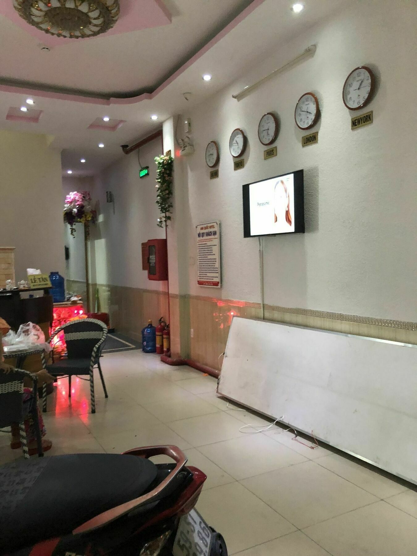 Oyo 395 Anh Quoc Khách sạn *